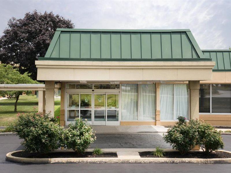 Days Inn & Suites By Wyndham York Exterior photo